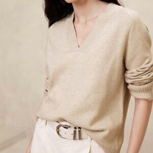 Banana Republic Perfectly Soft V-Neck Sweater: Camel  M